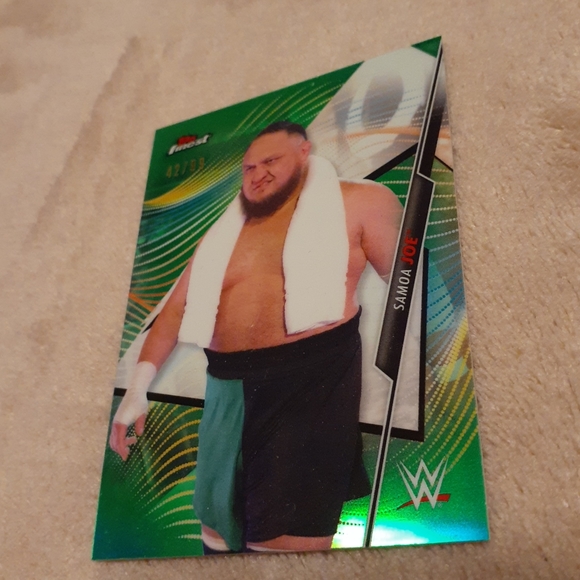 2020 WWE Samoa Joe Topps Finest Green Refractor Only 99 SP - Picture 2 of 4